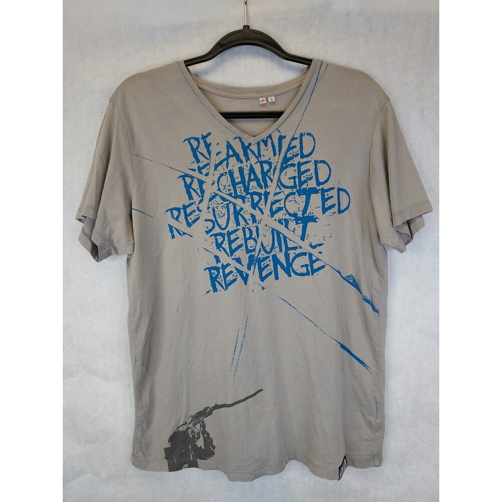 Metal Gear Rising Uniqlo T-Shirt Men's Japan L/US M V-Neck Grey Video Gamer Fan
